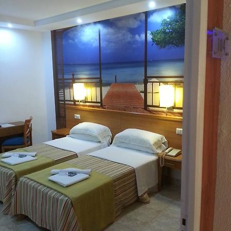 Hotel Vedra Sant Antoni de Portmany Екстериор снимка